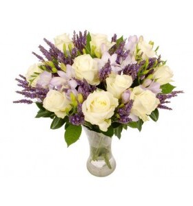 buchet-flori-frezii-levantica