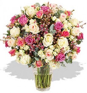 Dolce-Vita-buchet-trandafiri-colorati-si-miniroze-floral-studio-iasi