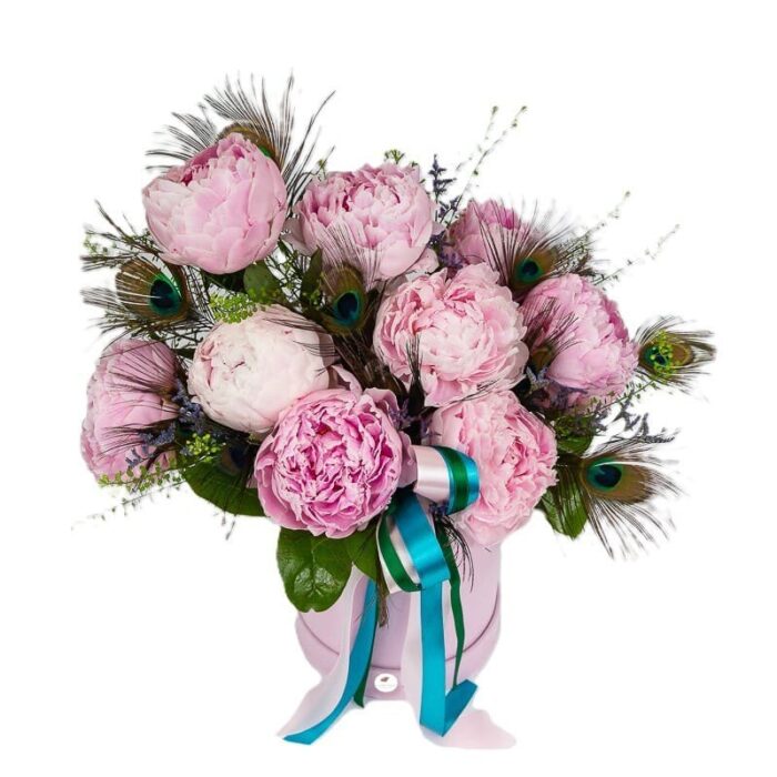 aranjament-bujori-roz-si-pene-de-paun-floral-studio-iasi