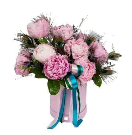 aranjament-bujori-roz-si-pene-paun-floral-studio-iasi