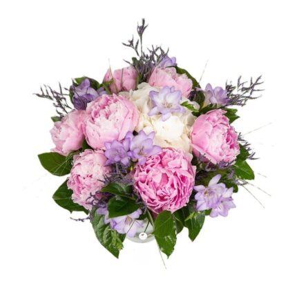 buchet-bujori-roz-hortensie-alba-frezie-mov-floral-studio-iasi