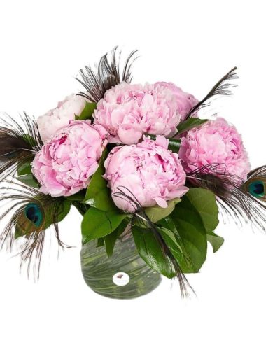 buchet-cu-bujori-roz-si-pene-de-paun-floral-studio-iasi