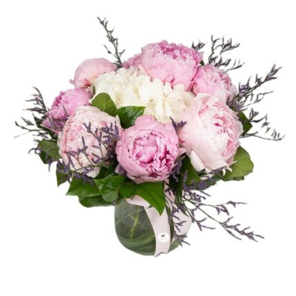 buchet-de-bujori-roz-si-hortensie-alba-floral-studio-iasi