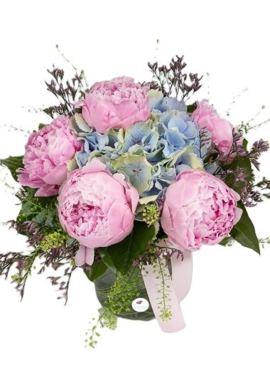 buchet-de-bujori-roz-si-hortensie-albastra-floral-studio-iasi