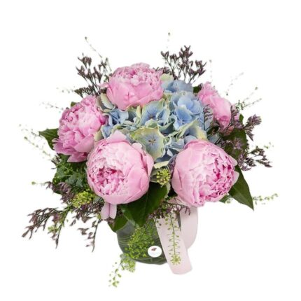 buchet-de-bujori-roz-si-hortensie-albastra-floral-studio-iasi
