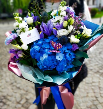 buchet-flori-albastre