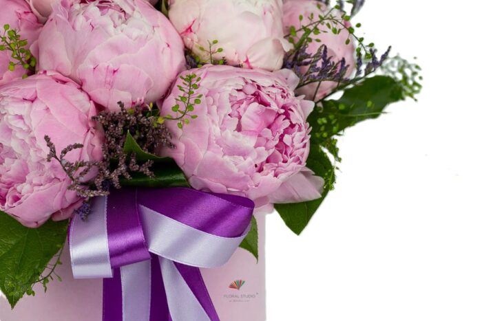 bujori-roz-limonium-lipidium-floral-studio-iasi