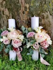 lumanari-nunta-bujori-albi-si-tradafiri-floral-studio-iasi