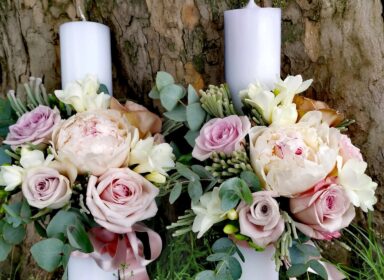 lumanari-nunta-bujori-albi-si-tradafiri-floral-studio-iasi