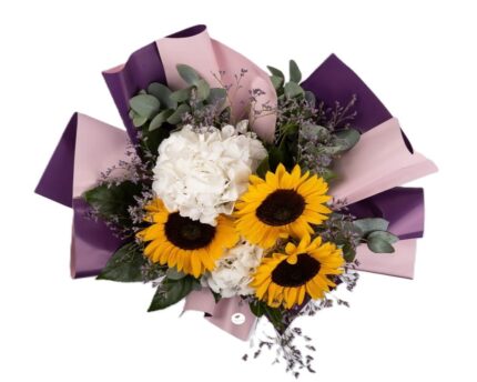 buchet-adiere-de-vara-cu-floarea-soarelui-hortensii-albe-limonium-eucalipt-floral-studio-iasi
