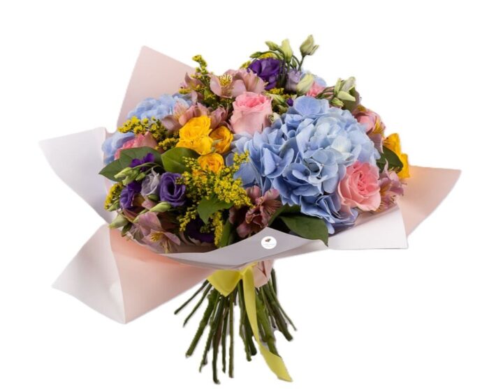 buchet-carusel-hortensii-trandafiri-lisianthus-solidago-floral-studio-iasi