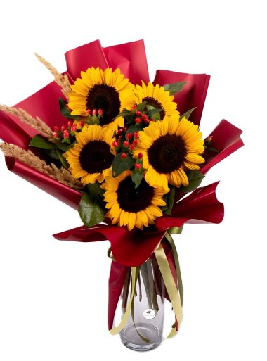 buchet-de-vara-floarea-soarelui-pampas-hypericum-floral-studio-iasi