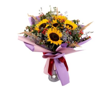 buchet-floral- zambet-de-vara-floarea-soarelui-si-hypericum-floral-studio-iasi