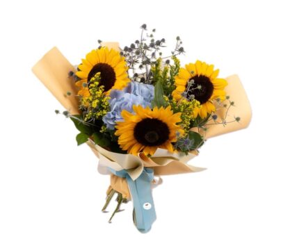 buchet-lumina-blanda-hortensie-albastra-floarea-soarelui-solidago-eryngium-floral-studio-iasi