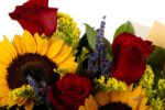 buchet-miezul-verii-floarea-soarelui-trandafiri-si-lavanda-floral-studio-iasi