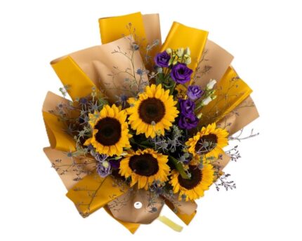 buchet-rasarit-purpuriu-cu-floarea-soarelui-lisianthus-mov-lionium-erygium-floral-studio-iasi