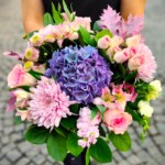buchet-hortensii-albastre-trandafiri-roz-flori-roz-floral-studio-iasi