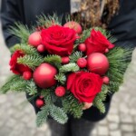 aranjament-craciun-elegant-trandafiri-rosii-floral-studio-iasi