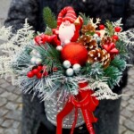 aranjament-pentru-masa-de-craciun-cu-mos-craciun-floral-studio-iasi