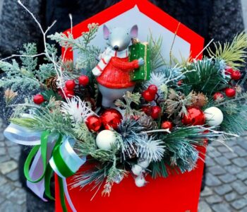 aranjament-pentru-masa-de-craciun-in-cutie-floral-studio-iasi