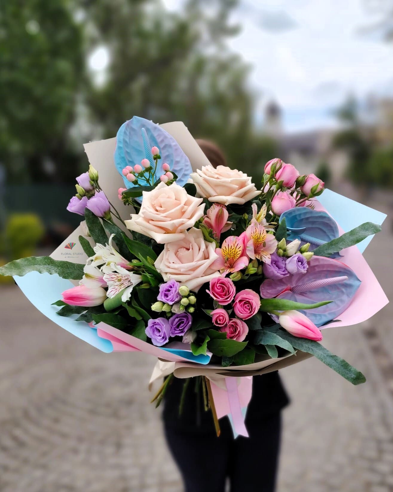 buchet-bujori-roz-si-alb-pastel-floral-studio-iasi