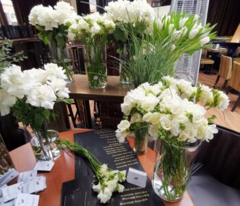 flower-bar-cu-flori-albe-eveniment-corporate-floral-studio-iasi