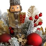 Aranjament în vas elegant cu brad artificial și figurină de Crăciun - imagine 3