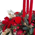 Aranjament pentru masa de Crăciun cu brad natural și globuri catifea - imagine 3