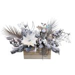 Aranjament silver în lădiță lemn cu brad artificial și figurină Crăciun