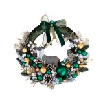 Coroniță cu brad artificial și accesorii de Crăciun