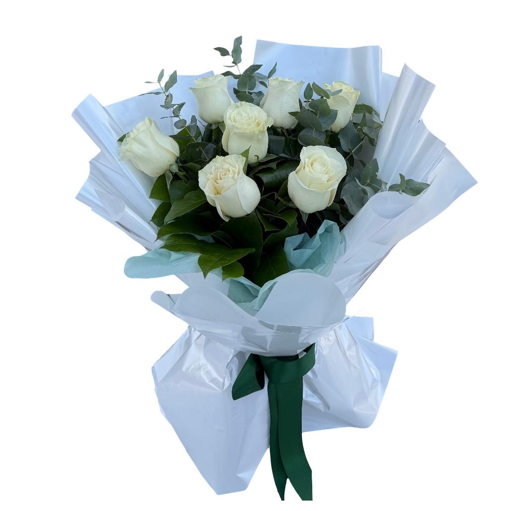 buchet_7_trandafiri_albi_1 Buchet 7 trandafiri albi - imagine 1