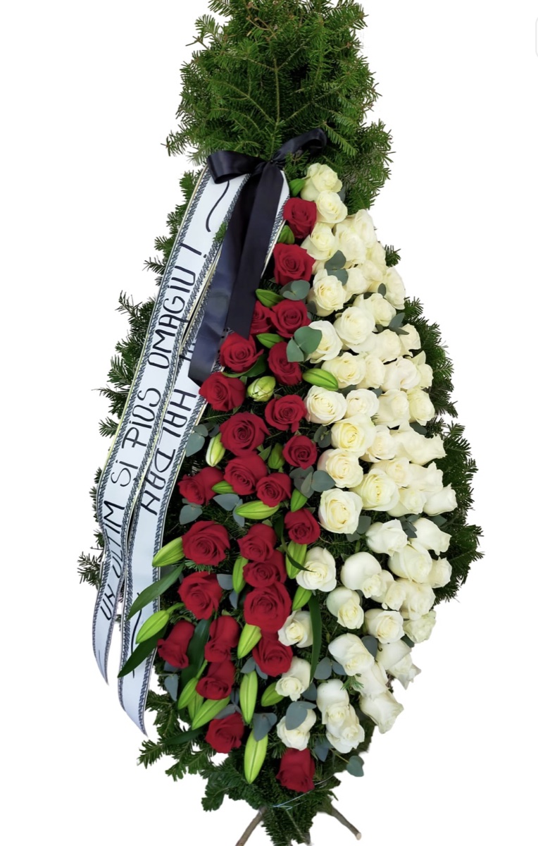 Coroană funerară cu brad natural, trandafiri roșii și albi - Floral Studio Iași Coroană funerară cu brad natural, trandafiri roșii și albi - Floral Studio Iași