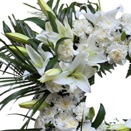 Coroană funerară cu crin și garoafe - coroane funerare Iași