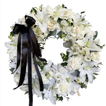 Coroană funerară White Serenity - Floral Studio Iași