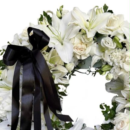 Coroană funerară White Serenity - coroane funerare Iași