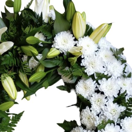 Coroană rotundă alb-verde - coroane funerare Iași